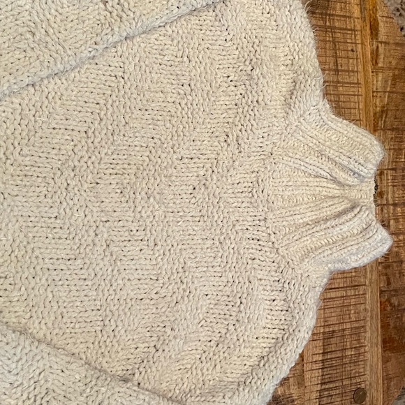 Willow and Wind ivory sweater - Picture 3 of 4